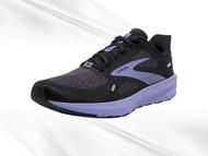 The Brook's launch 9 neutral running low-top sneakers (Image via Amazon)
